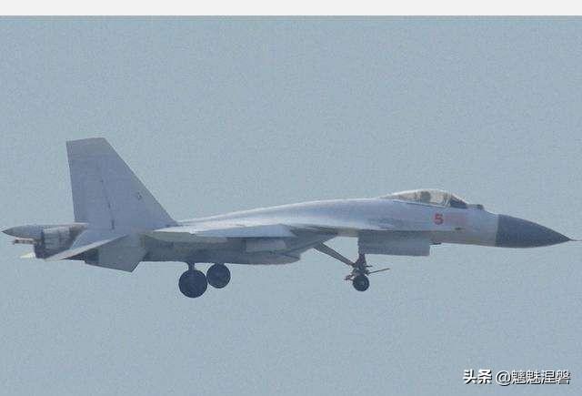 中國海軍有4種三代戰機，為何還有一個(gè)艦隊全是二代機？