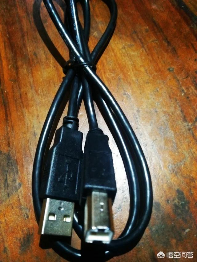 打印機的電源線(xiàn)可以用別的代替嗎打印機的電源線(xiàn)是什么樣的？