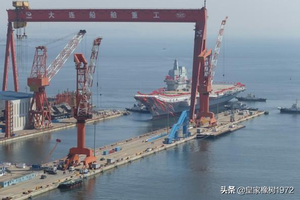 海軍修理大型艦船時(shí)維修，如何維修船體的水下部分？