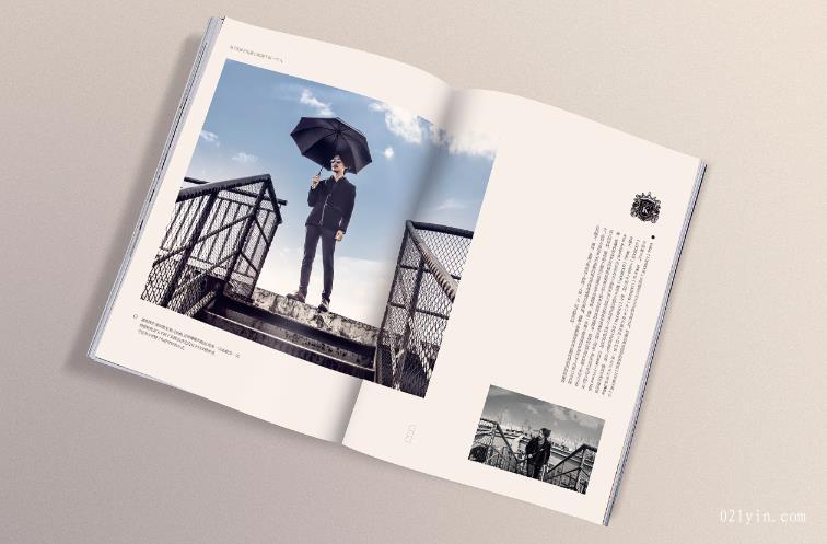有特色的服裝畫(huà)冊設計總是更能吸引人  第2張